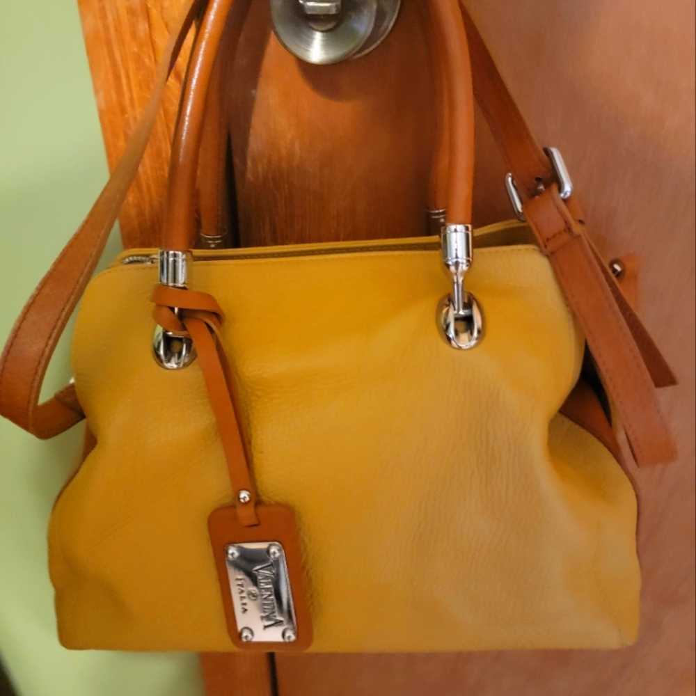Valentina leather handbag.